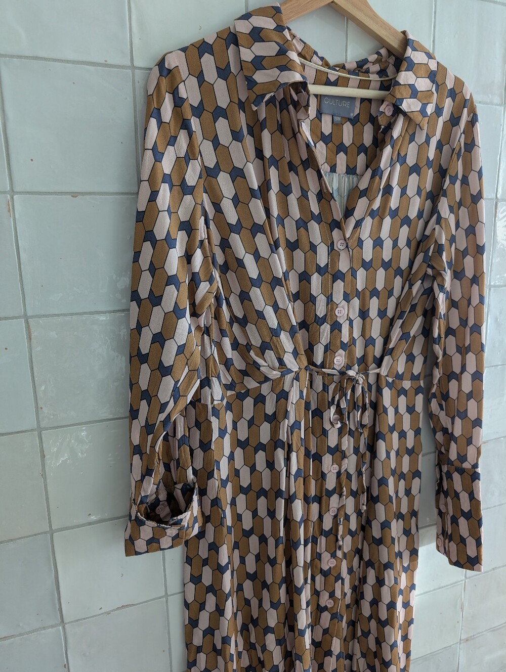 Patterned Beige and Blue Long-Sleeve Shirt Dress with Tie Waist